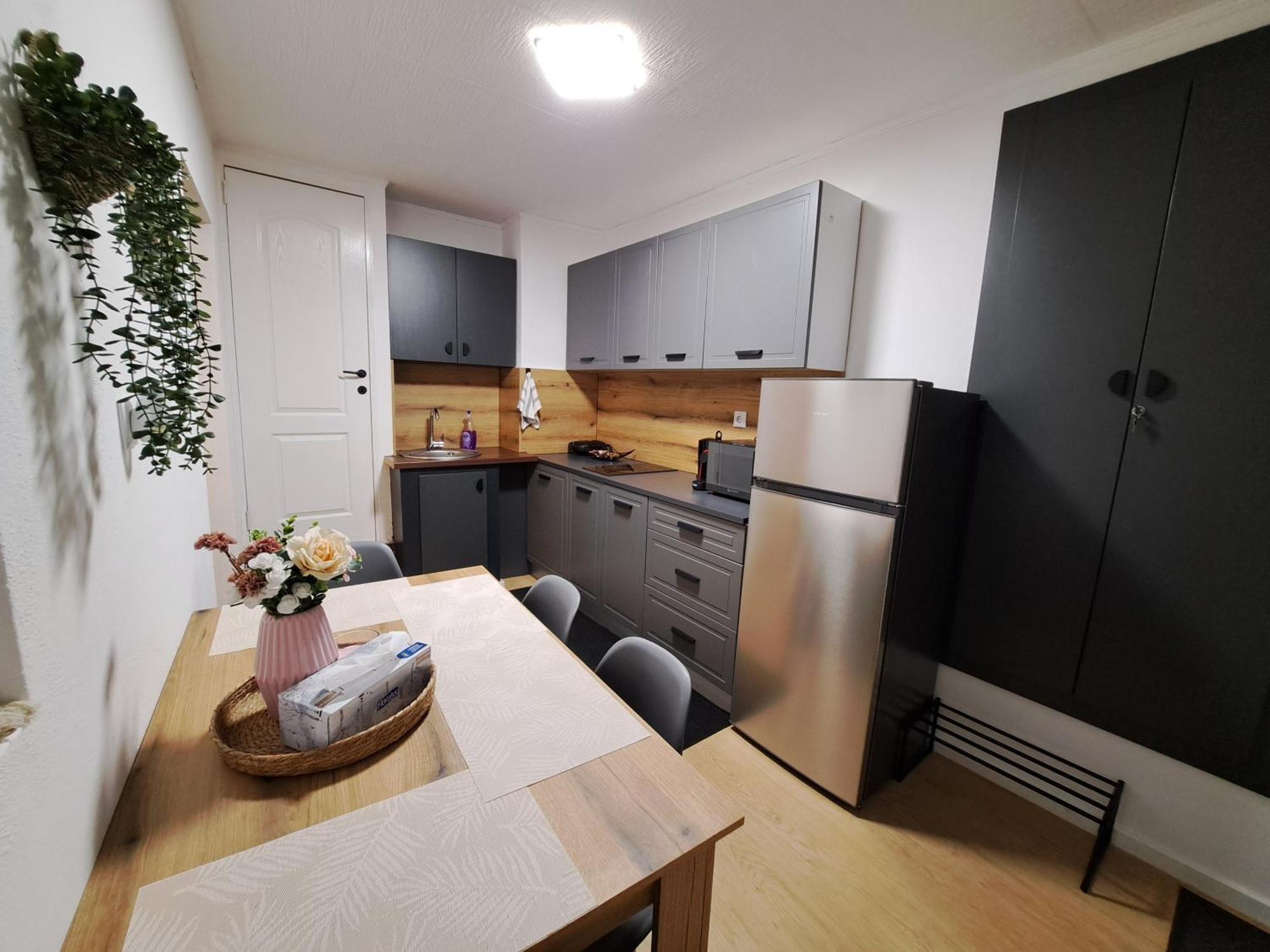 Studio With Free Parking In The Center - Deliamo 3 Sibiu Exterior photo