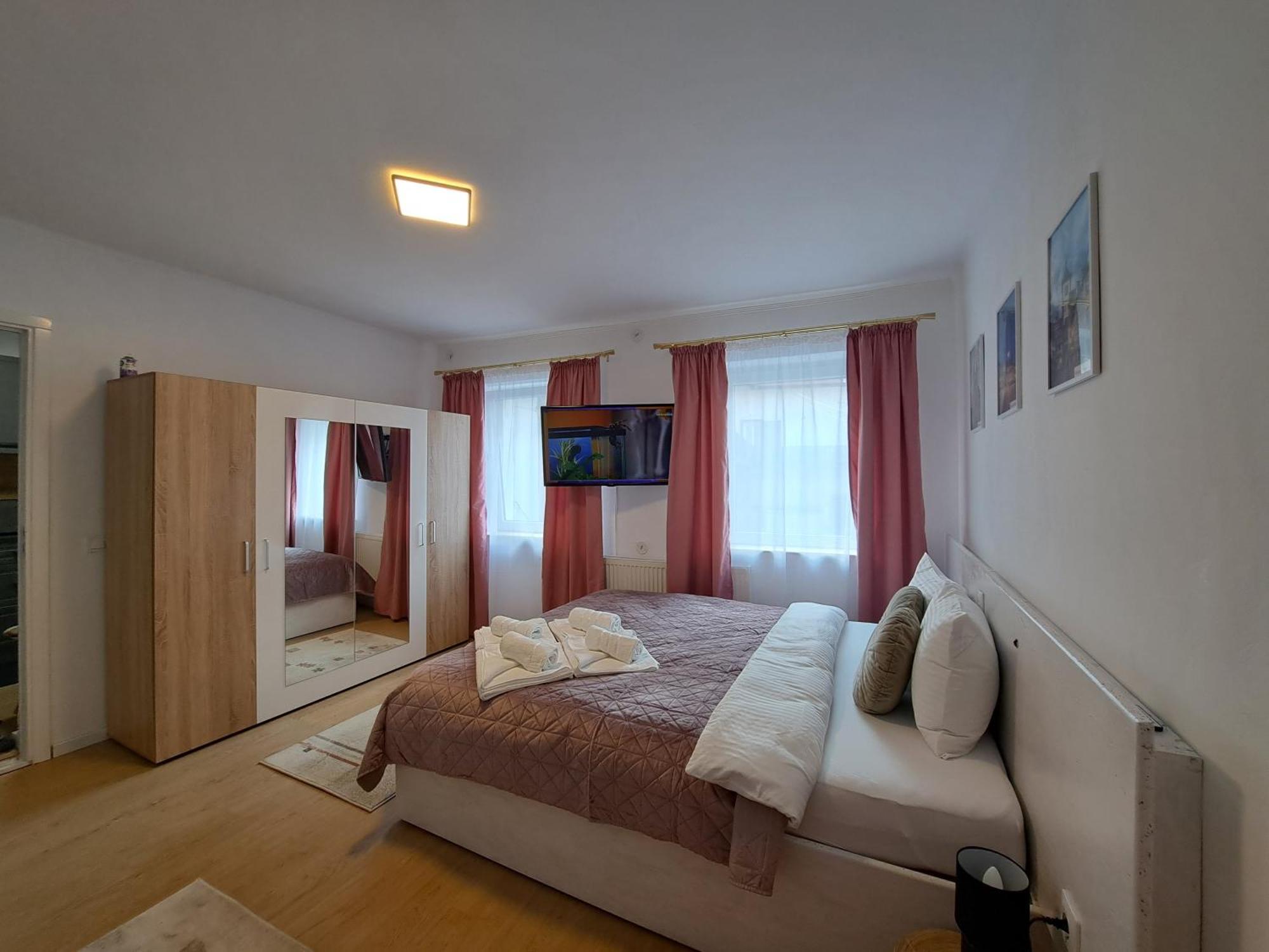 Studio With Free Parking In The Center - Deliamo 3 Sibiu Exterior photo